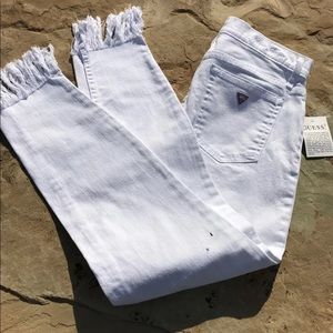 NWT WHITE GUESS CAPRI PANTS